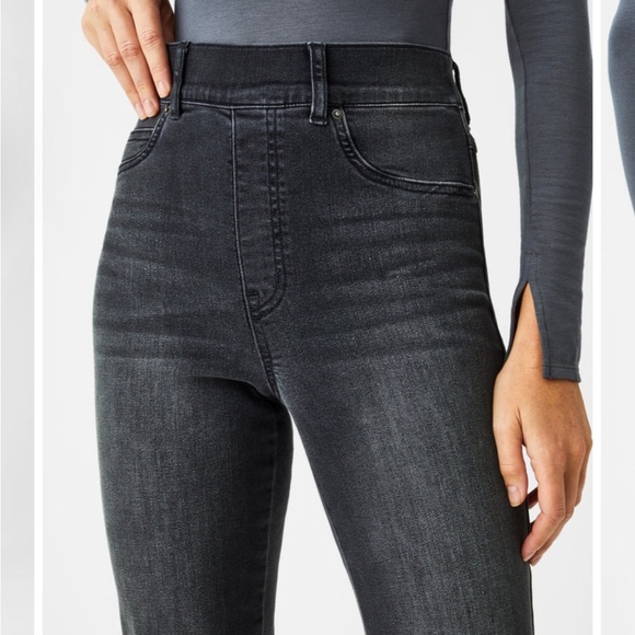 NWT SPANX Straight Leg Jeans, Black M - Picture 4 of 10